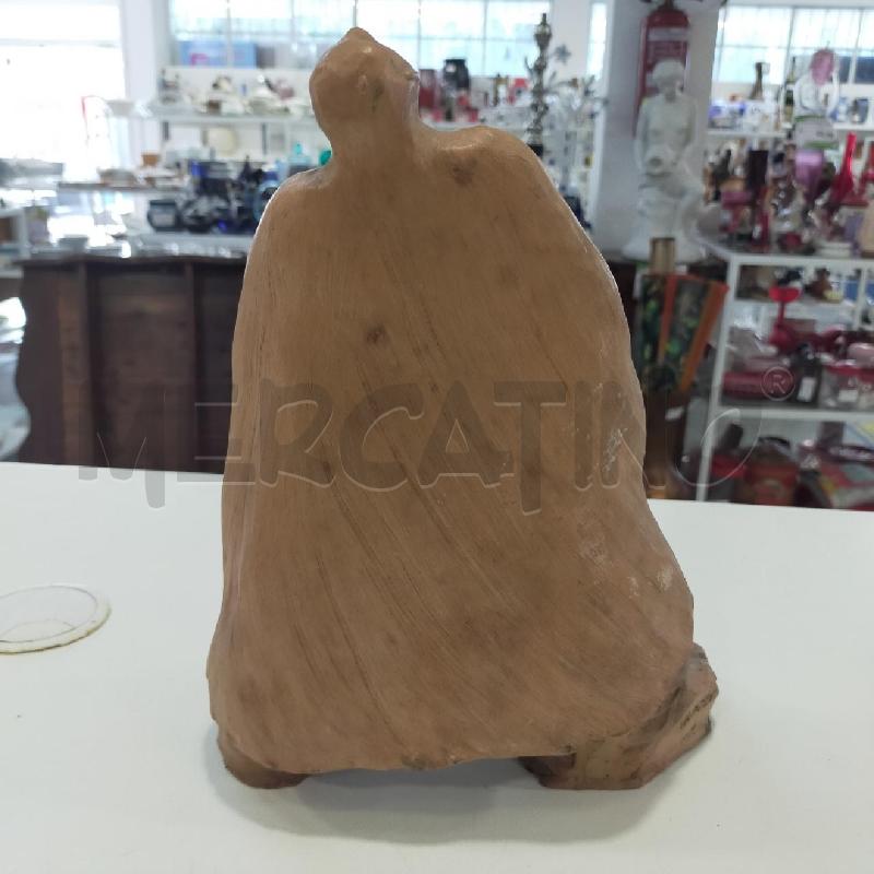 SCULTURA TERRACOTTA UOMO CON VESTE | Mercatino dell'Usato Roma rebibbia 2