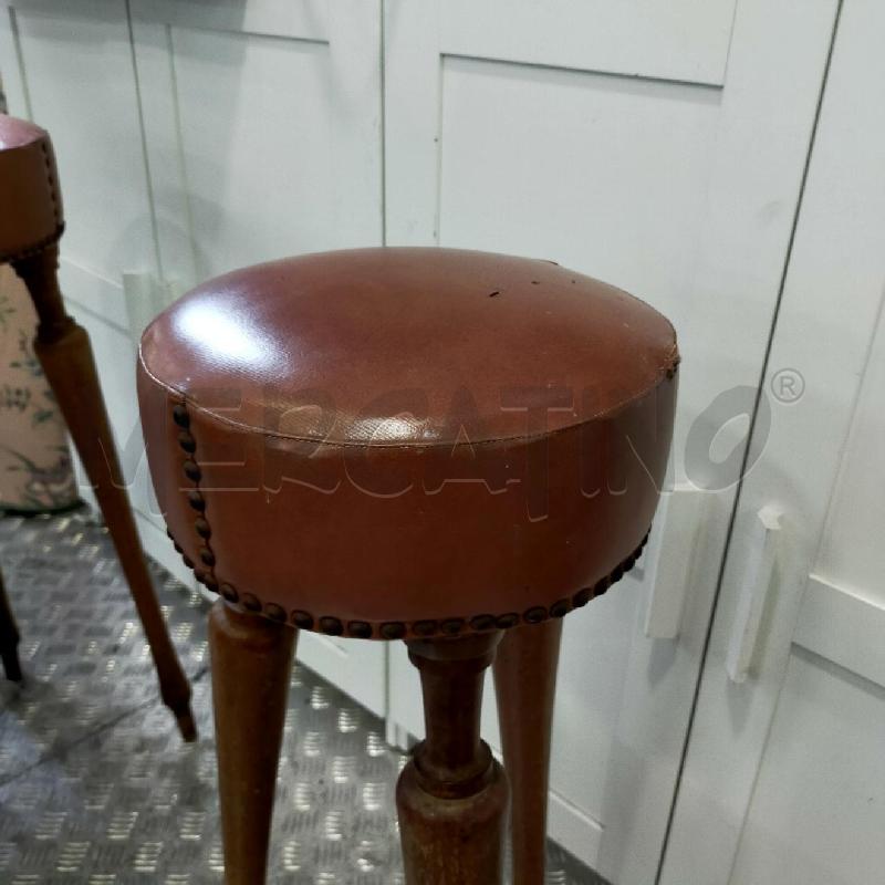 SGABELLO 3Z LEGNO SED MARRONE DA RIV | Mercatino dell'Usato Roma rebibbia 2