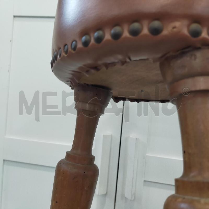 SGABELLO 3Z LEGNO SED MARRONE DA RIV | Mercatino dell'Usato Roma rebibbia 3