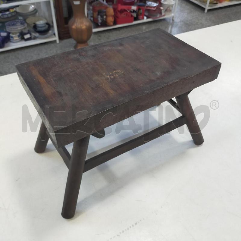 SGABELLO PICCOLO LEGNO DA RIV | Mercatino dell'Usato Roma rebibbia 1