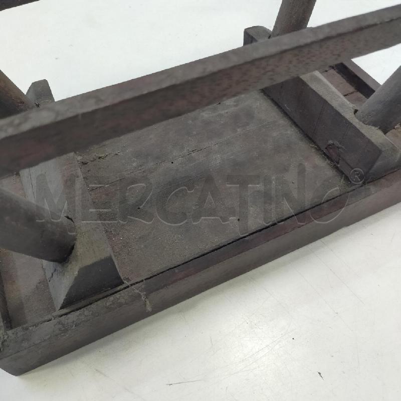 SGABELLO PICCOLO LEGNO DA RIV | Mercatino dell'Usato Roma rebibbia 2