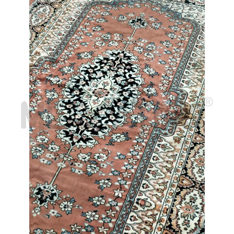 TAPPETO ROSA FIORI CENTRO NERO 190 X 130 | Mercatino dell'Usato Roma rebibbia 3