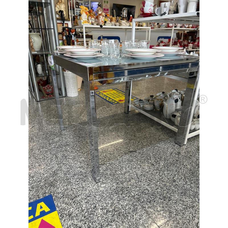 TAVOLO QUADRATO ALL.PIANO VETRO | Mercatino dell'Usato Roma rebibbia 2