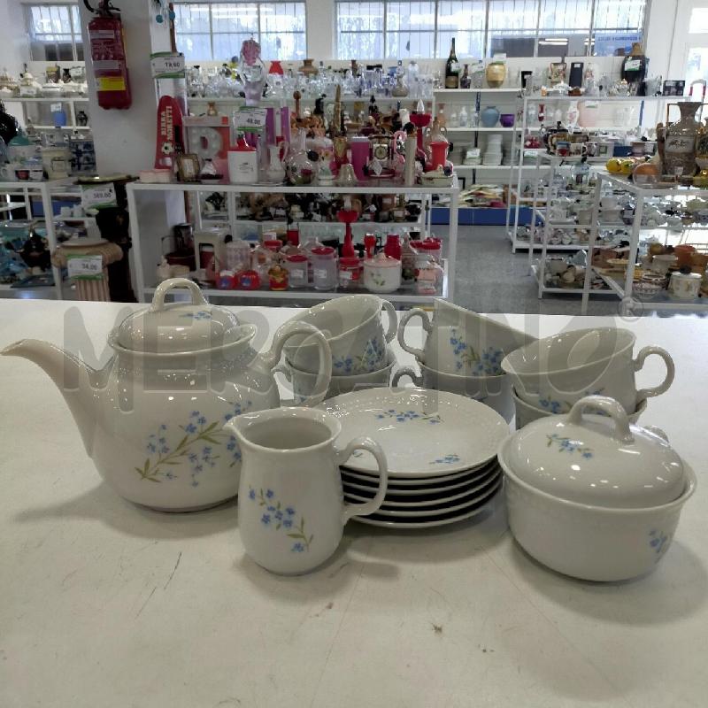 TAZZE CERAM BIANCA FIORI BLU 6PZ+3 PORTATE | Mercatino dell'Usato Roma rebibbia 1