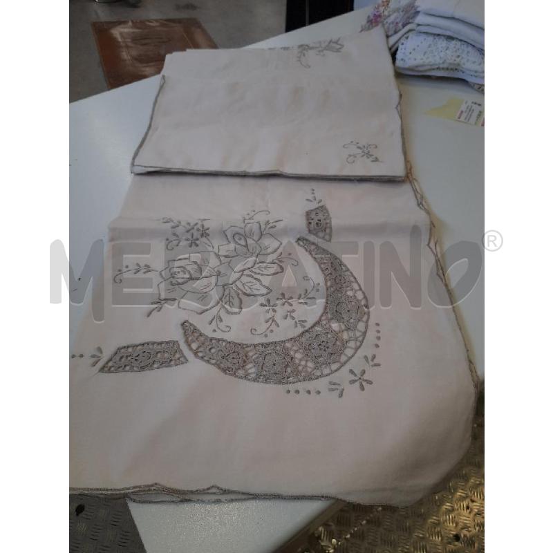 TOVAGLIA+12TOVAGLIOLI BEIGE RICAMI GRIGI | Mercatino dell'Usato Roma rebibbia 1