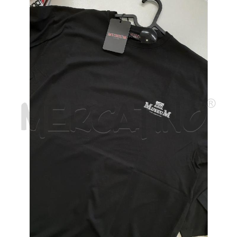 T SHIRT MUSEUM NERA CARTELLINATA SCRITTA BIANCA | Mercatino dell'Usato Roma rebibbia 1
