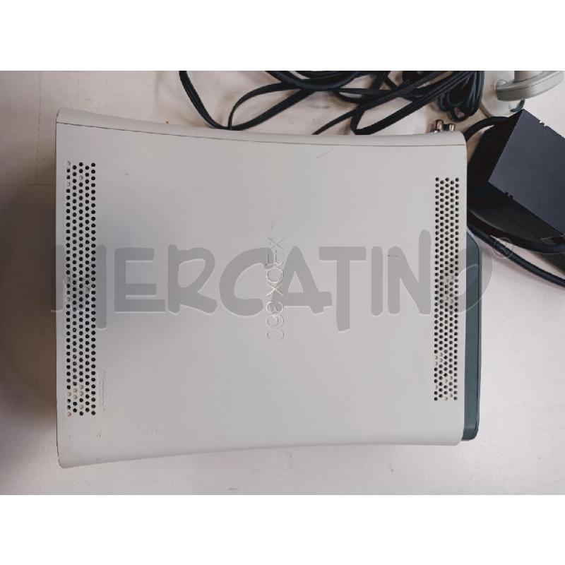 XBOX 360 BIANCA 1 JOYST E CAVI | Mercatino dell'Usato Roma rebibbia 2