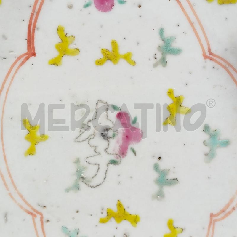 ALZATA CINESE CERAMICA ROMBOIDALE BORDO AZZURRO DEC FIORI ROSA  | Mercatino dell'Usato Roma re di roma 3