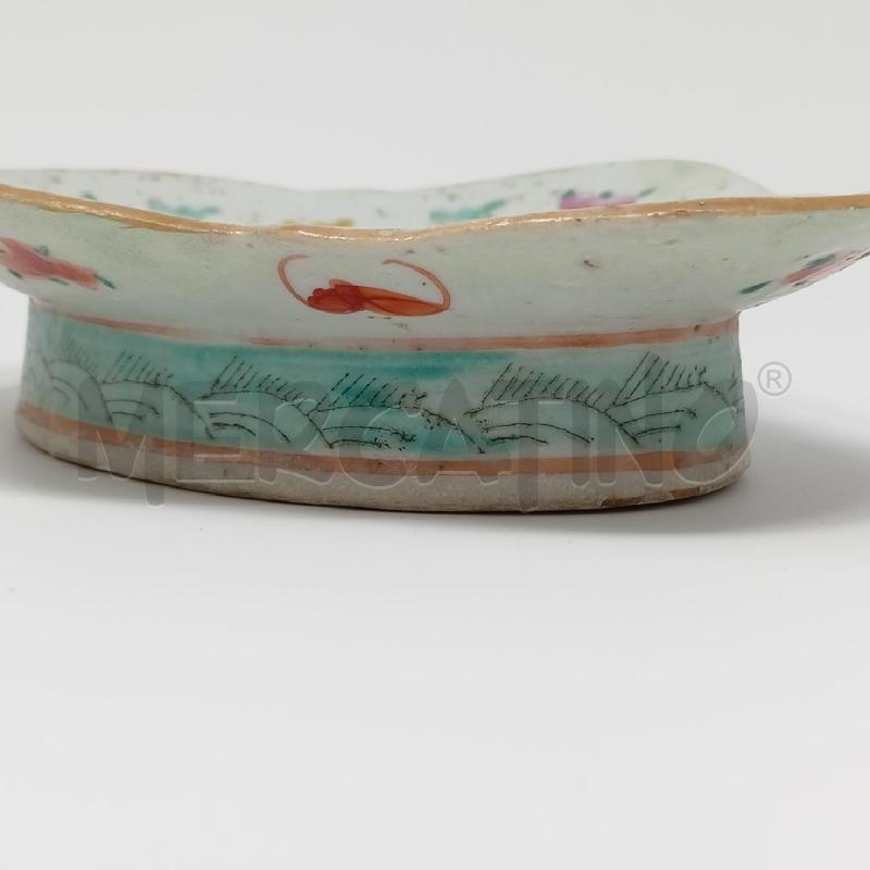 ALZATA CINESE CERAMICA ROMBOIDALE BORDO AZZURRO DEC FIORI ROSA  | Mercatino dell'Usato Roma re di roma 5