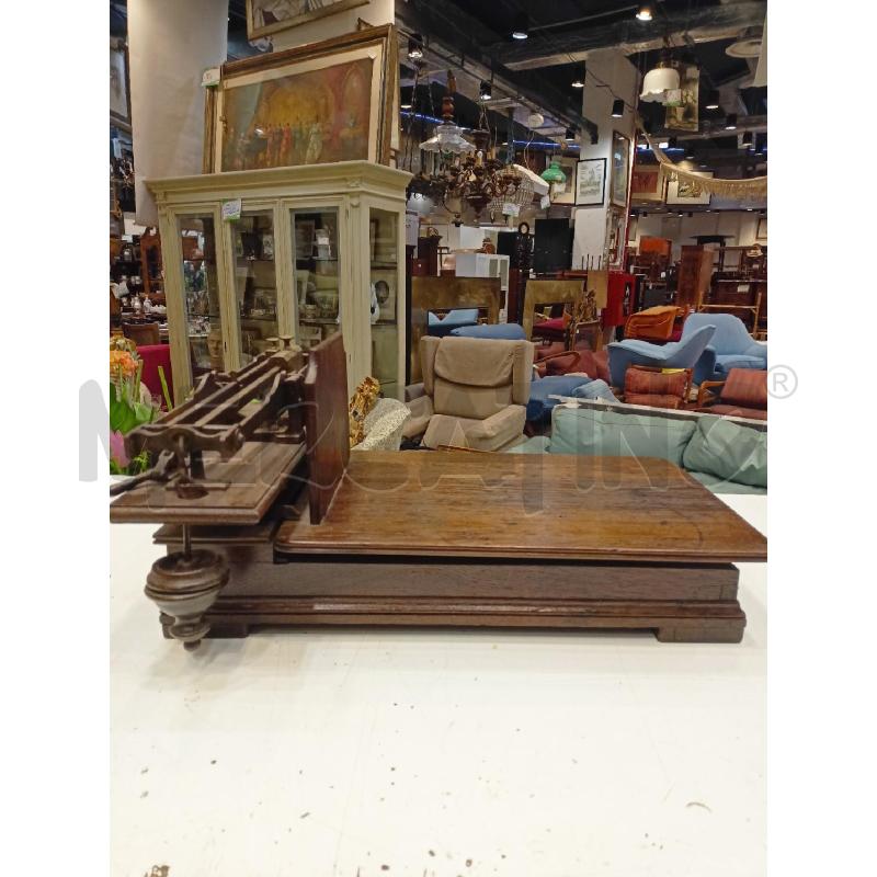 BILANCIA LEGNO ROVERE EPOCA  | Mercatino dell'Usato Roma re di roma 1