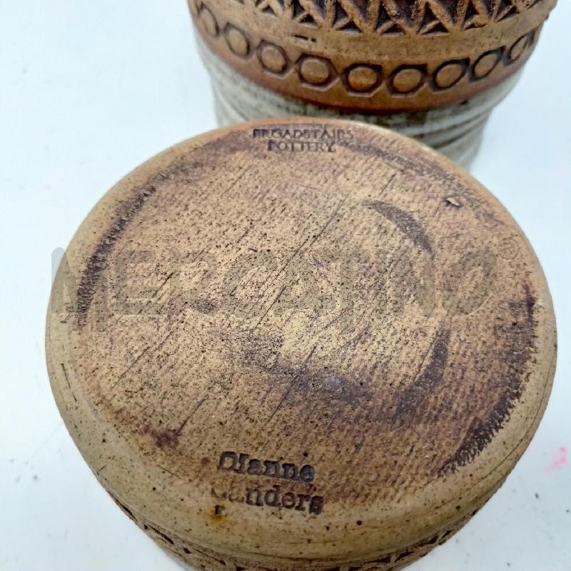 BROCCA SOTTO BOTTIGLIA CERAMICA BROADSTAIRS POTTERY LINEE ORIZZONTALI PANNA E MARRONCINO DEC TONDI  | Mercatino dell'Usato Roma re di roma 5