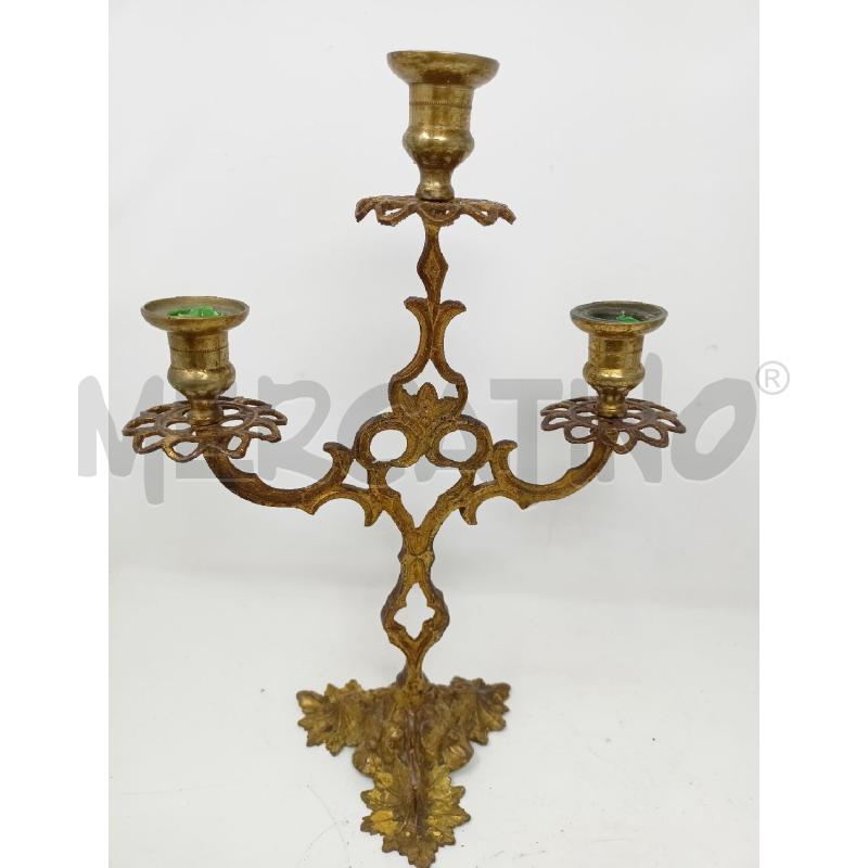 COPPIA CANDELABRI 3 LUCI OTTONATI BASE TRIANGOLARE FOGLIE NASE LUCI FIORE TRAFORATO | Mercatino dell'Usato Roma re di roma 2