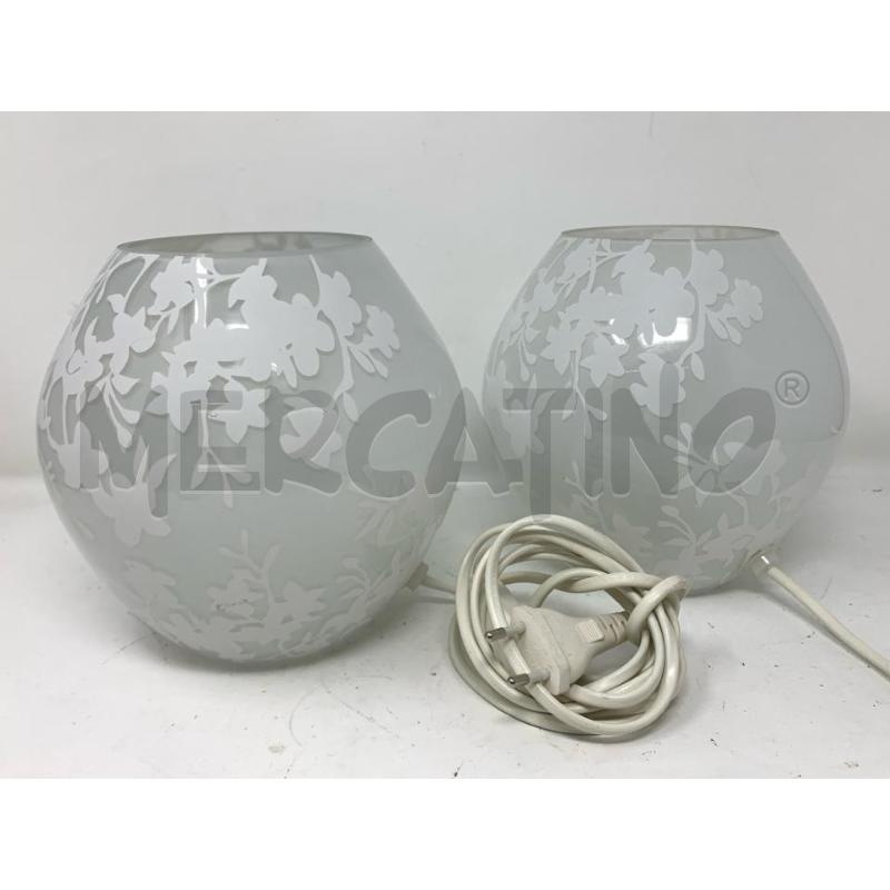 COPPIA LAMPADE PALLA VETRO OPCHE DEC FIORI BIANCHI  | Mercatino dell'Usato Roma re di roma 1