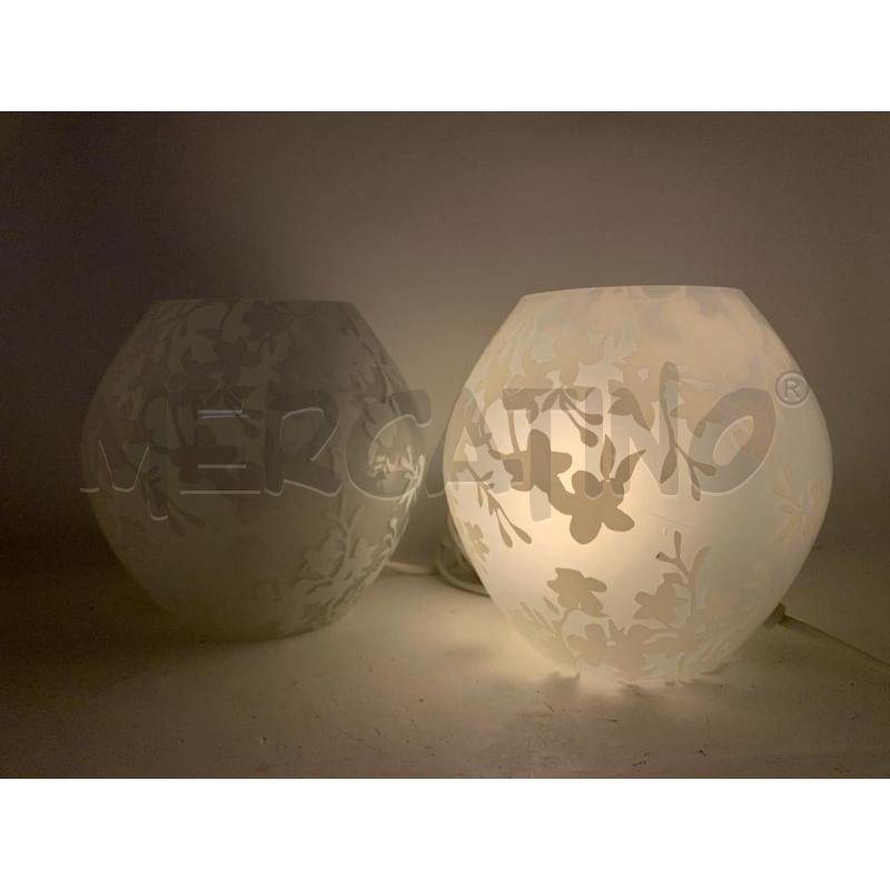 COPPIA LAMPADE PALLA VETRO OPCHE DEC FIORI BIANCHI  | Mercatino dell'Usato Roma re di roma 2