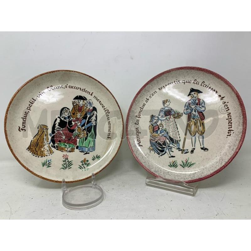 COPPIA PIATTI CERAMICA SCRITTA FRANCESE ARCO DEC PERSONE CENTRALI  | Mercatino dell'Usato Roma re di roma 1