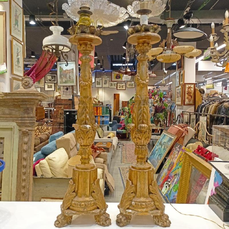 COPPIA TORCERI LEGNO DORATO 3 PIEDI LEONE FOGLIE | Mercatino dell'Usato Roma re di roma 1