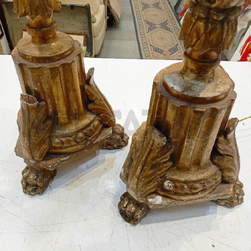 COPPIA TORCERI LEGNO DORATO 3 PIEDI LEONE FOGLIE | Mercatino dell'Usato Roma re di roma 3