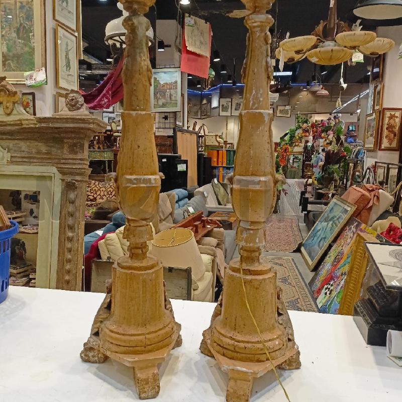 COPPIA TORCERI LEGNO DORATO 3 PIEDI LEONE FOGLIE | Mercatino dell'Usato Roma re di roma 5
