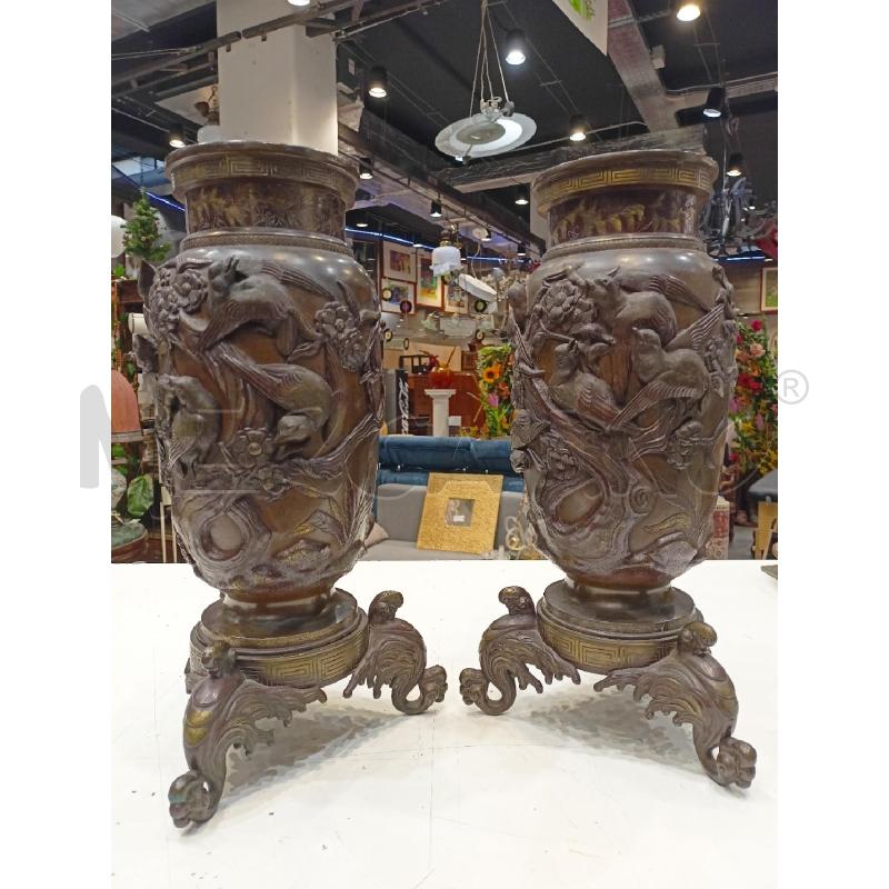 COPPIA VASI ALTORILIEVO BRONZO RAMI FIORI GIAPPONES | Mercatino dell'Usato Roma re di roma 1