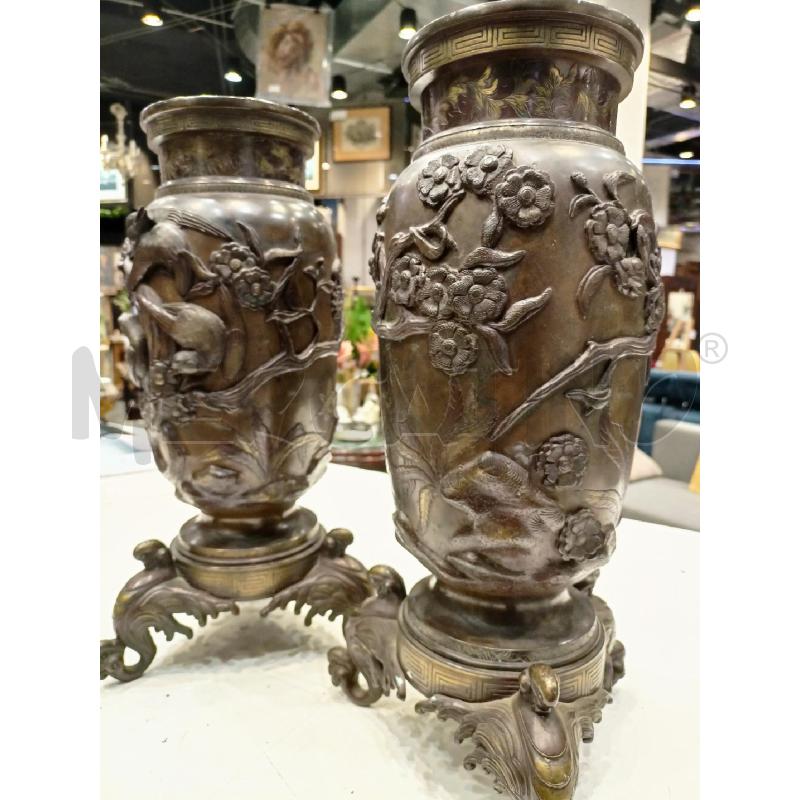 COPPIA VASI ALTORILIEVO BRONZO RAMI FIORI GIAPPONES | Mercatino dell'Usato Roma re di roma 4
