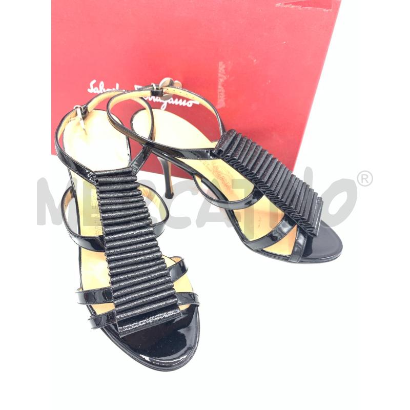 DECOLLETE FERRAGAMO PELLE NERO LUCIDO  | Mercatino dell'Usato Roma re di roma 2