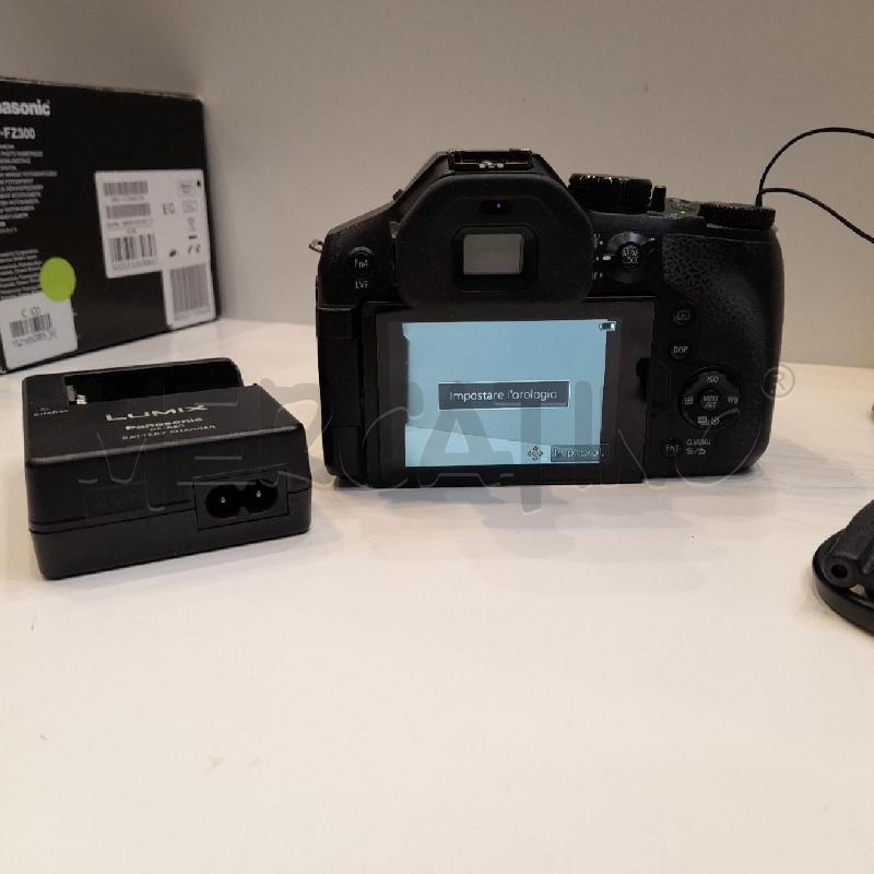 FOTOCAMERA PANASONIC LUMIX DMC-FZ300 CON SCATOLA E ACCESSORITEST OK  | Mercatino dell'Usato Roma re di roma 5