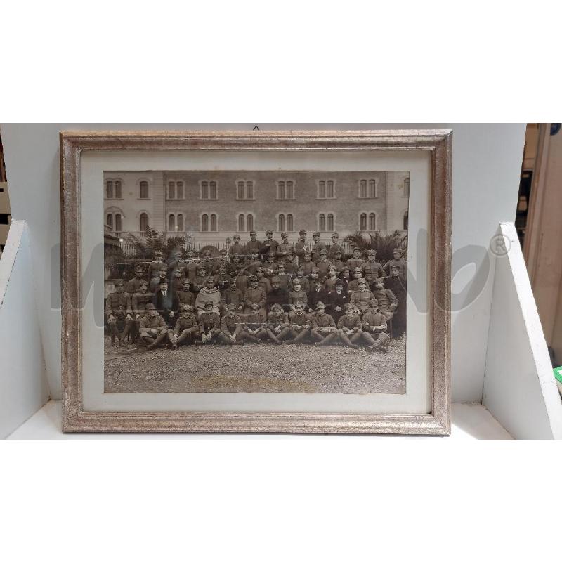 FOTOGRAFIA D'EPOCA SOLDATI IN POSA 48X38 CM INCORNICIATA | Mercatino dell'Usato Roma re di roma 1