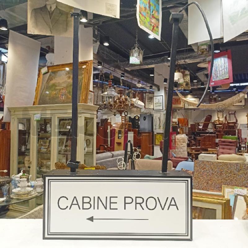 INSEGNA LUMINOSA CABINE PROVA 2 ASTE METALLO NERO  | Mercatino dell'Usato Roma re di roma 1