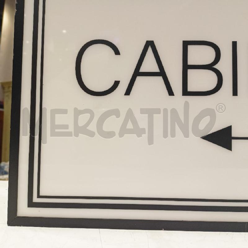 INSEGNA LUMINOSA CABINE PROVA 2 ASTE METALLO NERO  | Mercatino dell'Usato Roma re di roma 2