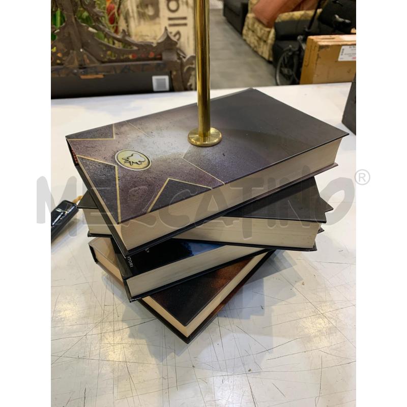 LAMPADA BASE LIBRI 4 PIEDINI OTTONE PARALUME BIANCO | Mercatino dell'Usato Roma re di roma 4