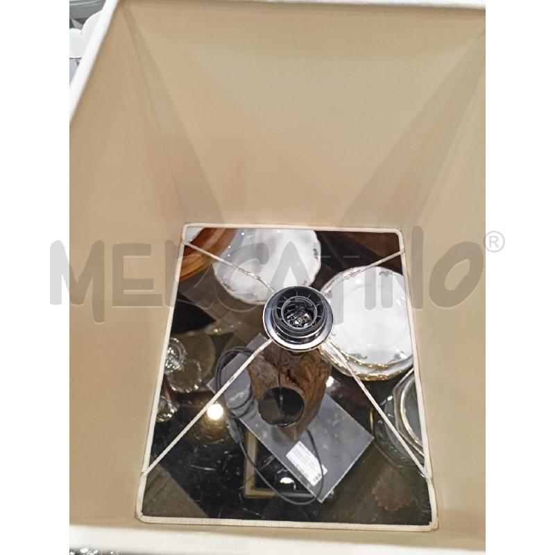 LAMPADA BASE METALLO PEZZO DI LEGNO 1 LUCE PARALUME CREMA  | Mercatino dell'Usato Roma re di roma 2