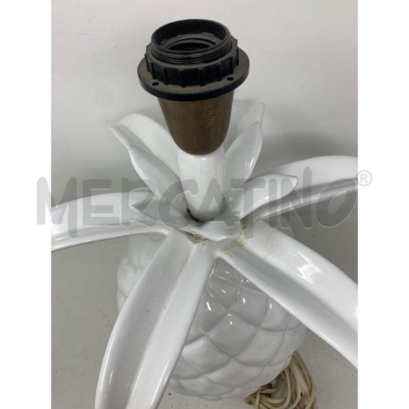 LAMPADA CERAMICA BIANCA ANANAS DIFETTO FOGLIA | Mercatino dell'Usato Roma re di roma 4