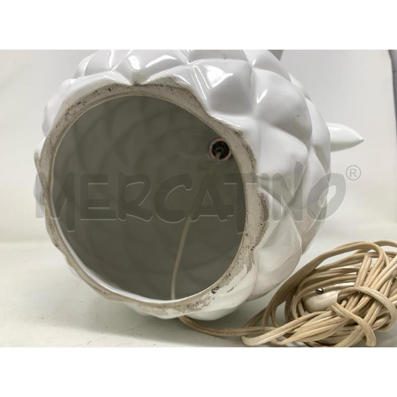 LAMPADA CERAMICA BIANCA ANANAS DIFETTO FOGLIA | Mercatino dell'Usato Roma re di roma 5