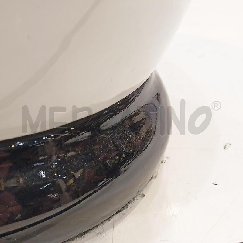 LAMPADA CERAMICA BIANCA BASE NERA BOMBATA FUNZIONANTE  | Mercatino dell'Usato Roma re di roma 5
