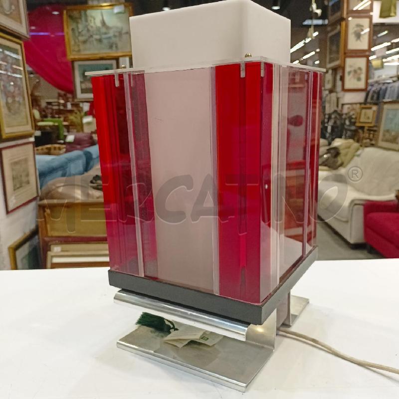LAMPADA CUBICA PLEX FASCE ROSSE BASE ALLUMINIO | Mercatino dell'Usato Roma re di roma 1
