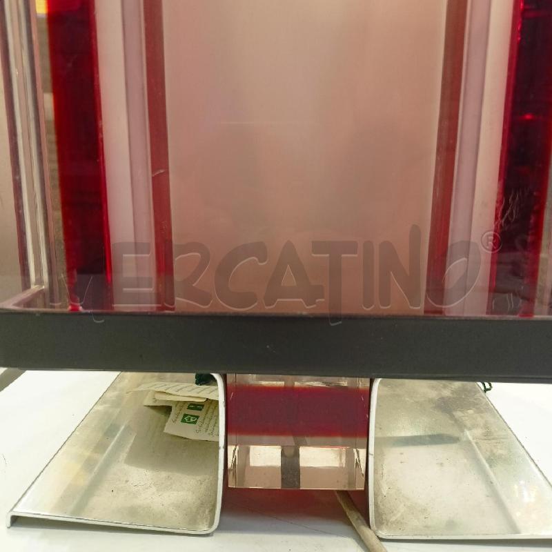 LAMPADA CUBICA PLEX FASCE ROSSE BASE ALLUMINIO | Mercatino dell'Usato Roma re di roma 3