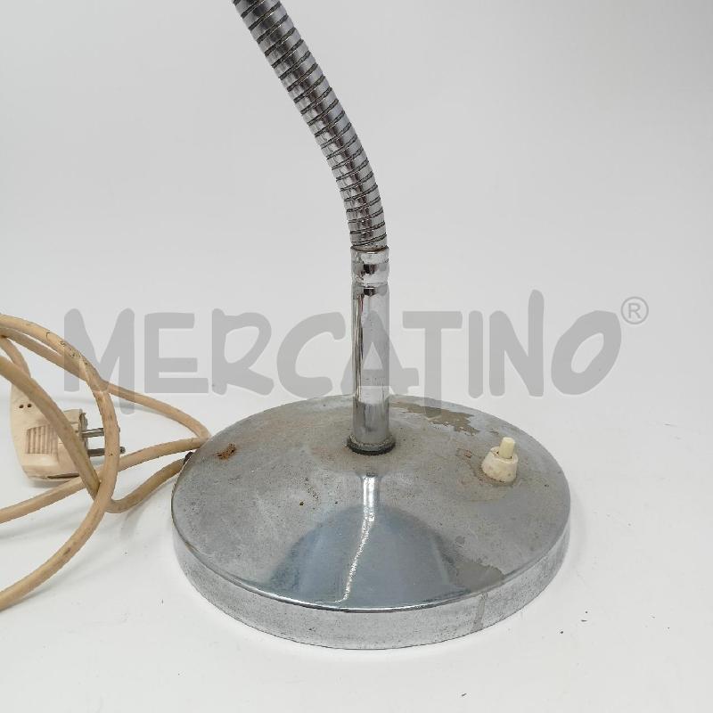 LAMPADA DA TAVOLO SILVER CROMATA STELO MOBILE  | Mercatino dell'Usato Roma re di roma 2