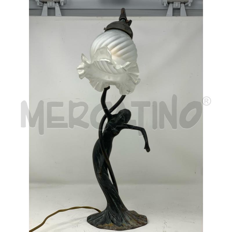LAMPADA OTTONE DONNA VESTITO PARALLUME BIANCO | Mercatino dell'Usato Roma re di roma 1