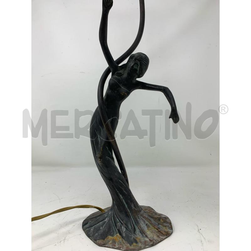 LAMPADA OTTONE DONNA VESTITO PARALLUME BIANCO | Mercatino dell'Usato Roma re di roma 2