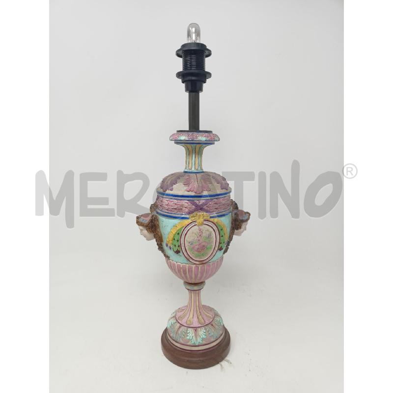 LAMPADA PORC ROSA AZZURRA DUE DAME BASE LEGNO  | Mercatino dell'Usato Roma re di roma 1