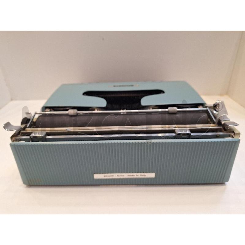  MACCHINA DA SCRIVERE OLIVETTI LETTERA 22 CELESTE CON VALIGETTA | Mercatino dell'Usato Roma re di roma 3