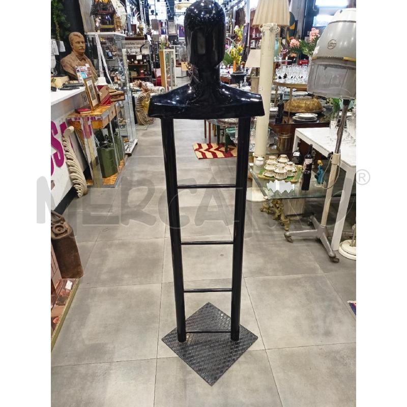 MANICHINO UOMO NERO STILE INDUSTRIALE  | Mercatino dell'Usato Roma re di roma 1