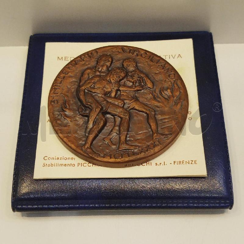MEDAGLIA COMMEMORATIVA DEL BIMILLENARIO VIRGILIANO 1981 CON CERTIFICATO | Mercatino dell'Usato Roma re di roma 1