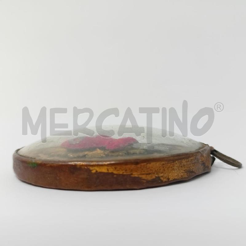 MEDAGLIA RELIQUIA OVALE SACRO CUORE RICAMATO VETR  | Mercatino dell'Usato Roma re di roma 5