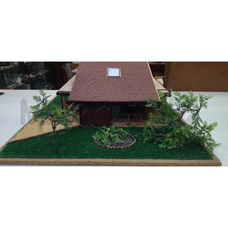 MODELLINO ARCHITETTONICO VILLA CON GIARDINO | Mercatino dell'Usato Roma re di roma 3