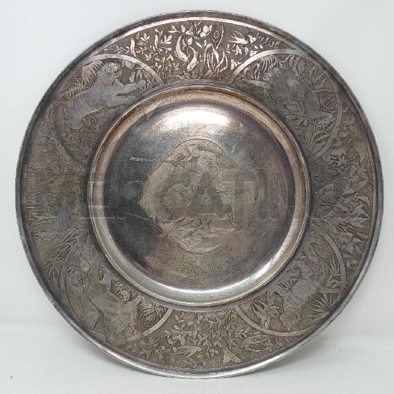 PIATTO SILVER INCISA MOTIVI FLOREALI TIGRI UOMO CAMMELLO | Mercatino dell'Usato Roma re di roma 1