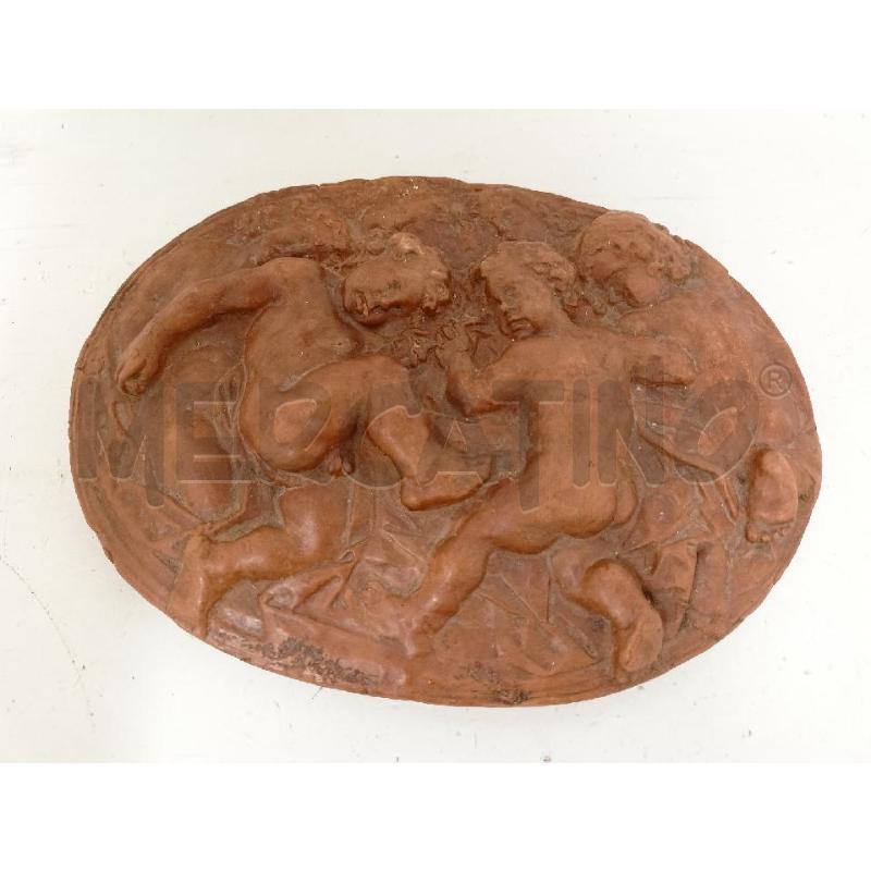 PLACCA PICCOLA COCCIO BASSORILIEVO PUTTI DANZANTI | Mercatino dell'Usato Roma re di roma 1