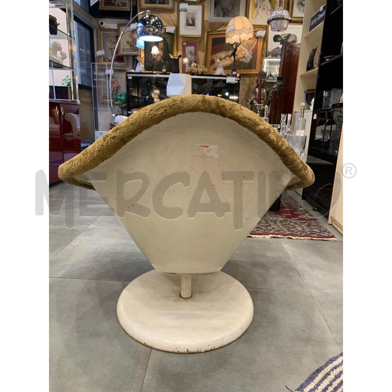 POLTRONA BASSA SPASE AGE | Mercatino dell'Usato Roma re di roma 3