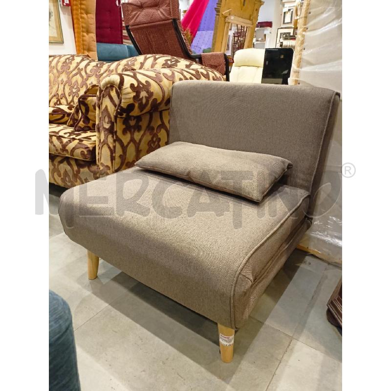 POLTRONA STOFFA GRIGIA STIL SVED GAMBE LEGNO | Mercatino dell'Usato Roma re di roma 1