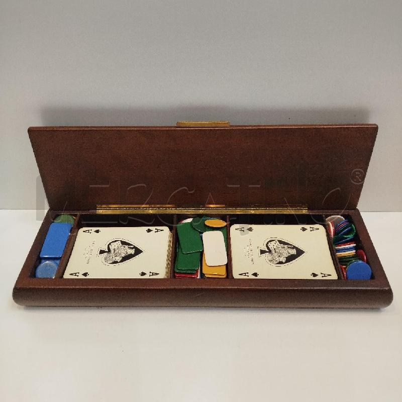 SCATOLA IN LEGNO CON FICHES E CARTE DA GIOCO  | Mercatino dell'Usato Roma re di roma 1